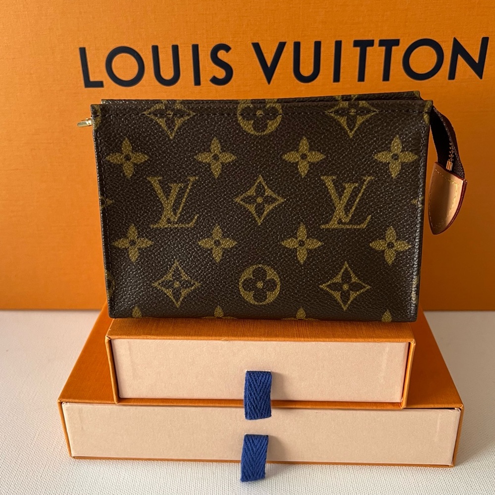 Louis Vuitton Toiletry 15 Monogram